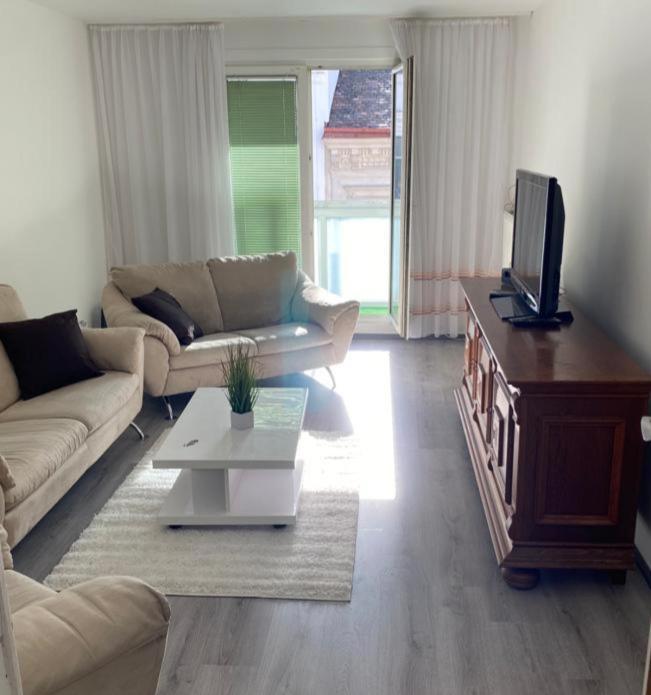 115 M2 - Nina'S Family-Friendly 3 Rooms Town-Apartment Wenen Buitenkant foto